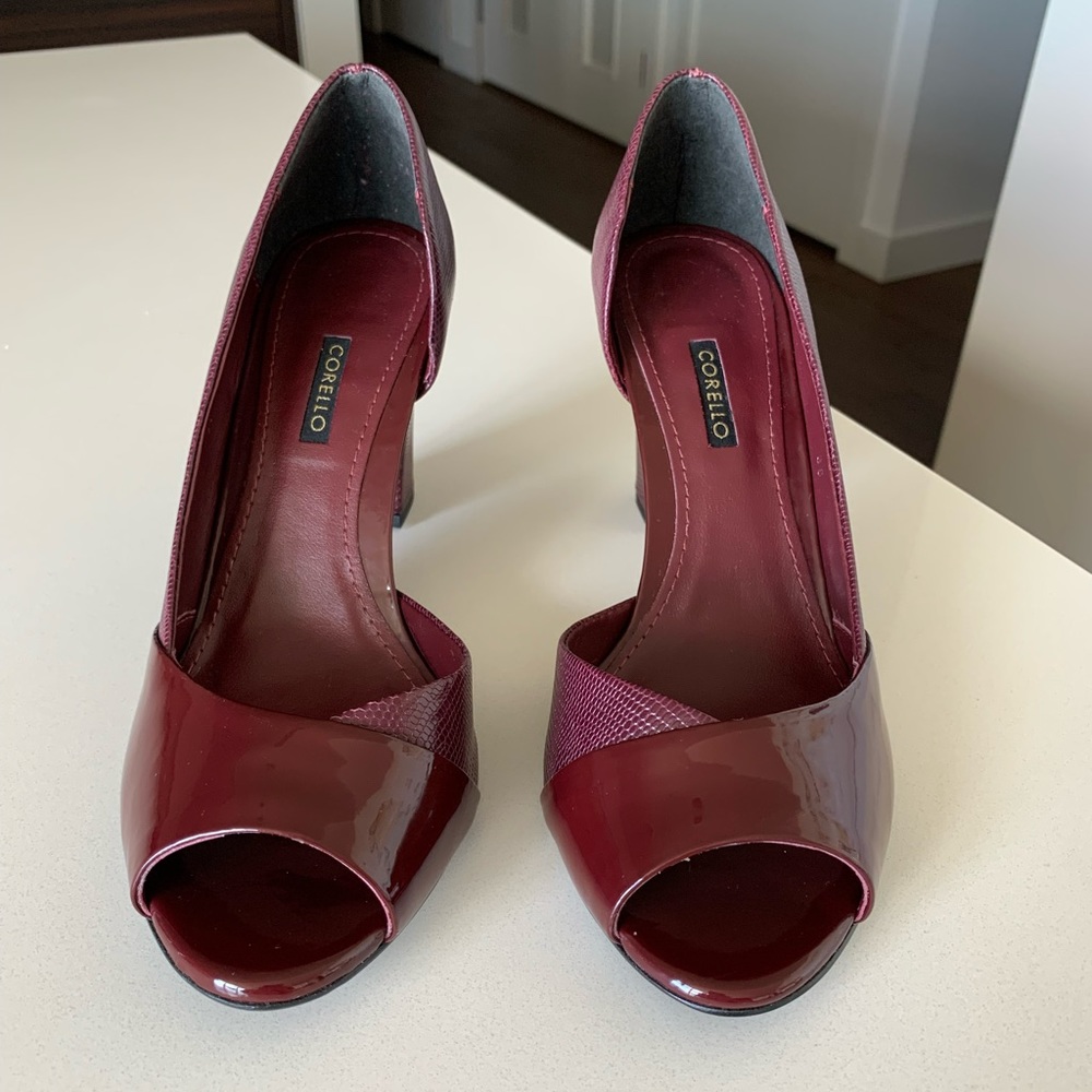 Corello Maroon Leather Peep Toe Pump